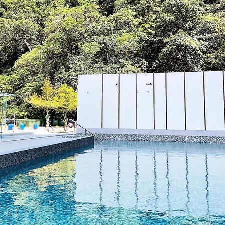 Chihpen Century Hotel Wenquan Dış mekan fotoğraf The swimming pool at the National Museum of Singapore