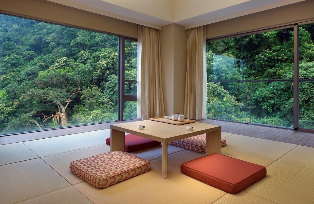 Chihpen Century Hotel Wenquan Dış mekan fotoğraf A traditional Japanese room with tatami flooring